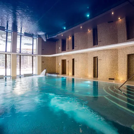 Zamek Luzec & Wellness Szálloda 4*
