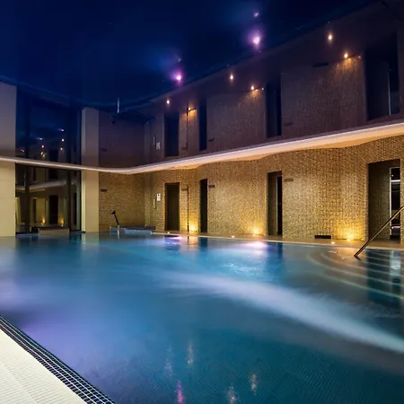 Zamek Luzec & Wellness Szálloda 4*