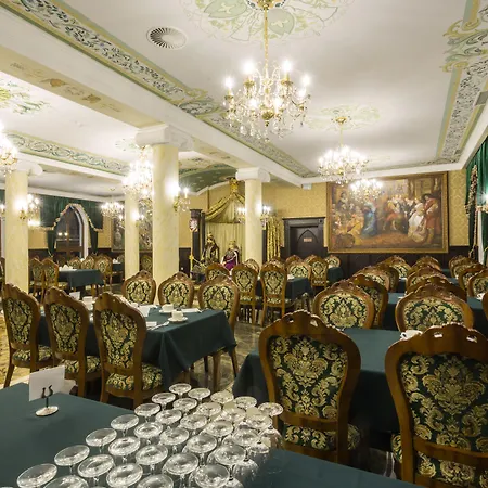 Zamek Luzec & Wellness Szálloda Karlovy Vary
