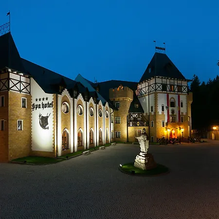 Zamek Luzec & Wellness Szálloda