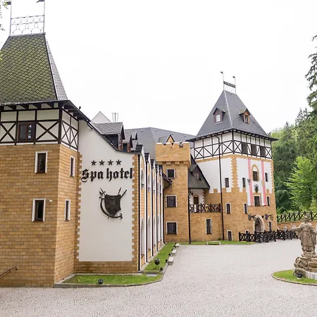 Zamek Luzec & Wellness 4*