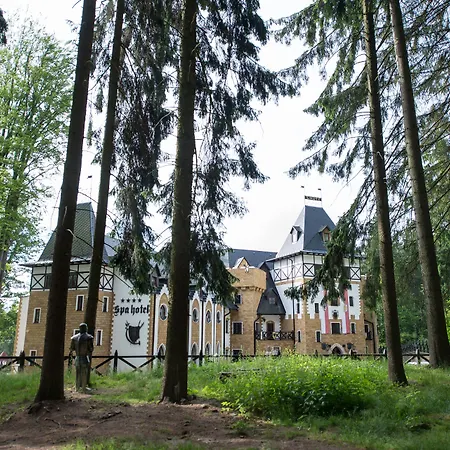 Hotel Zamek Luzec & Wellness 4*