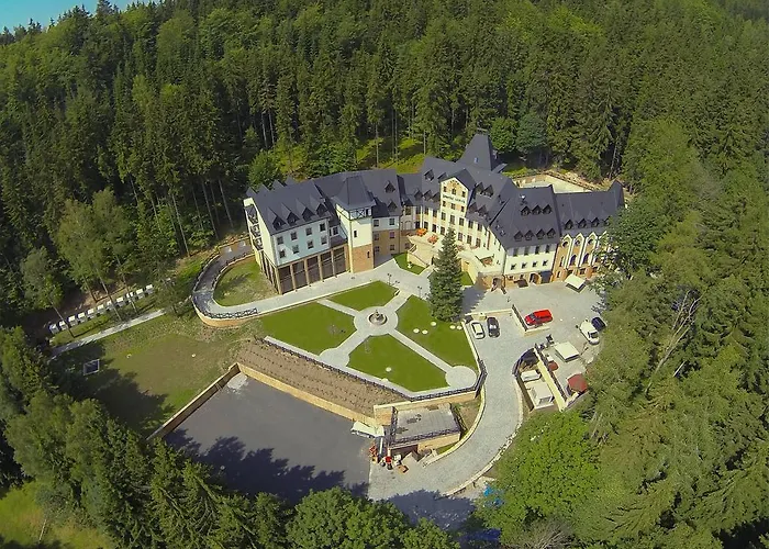 Zamek Luzec & Wellness 4*