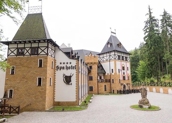 Zamek Luzec & Wellness 4*