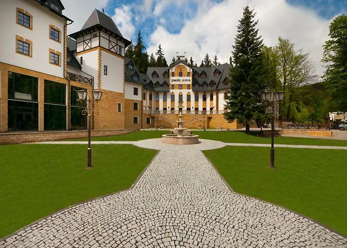 Zamek Luzec & Wellness 4*